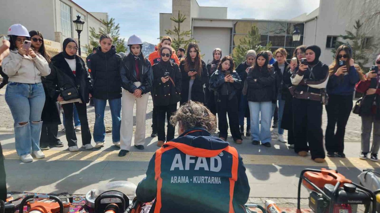 Deprem Haftası’nda Tunceli’de afet farkındalığı seferberliği