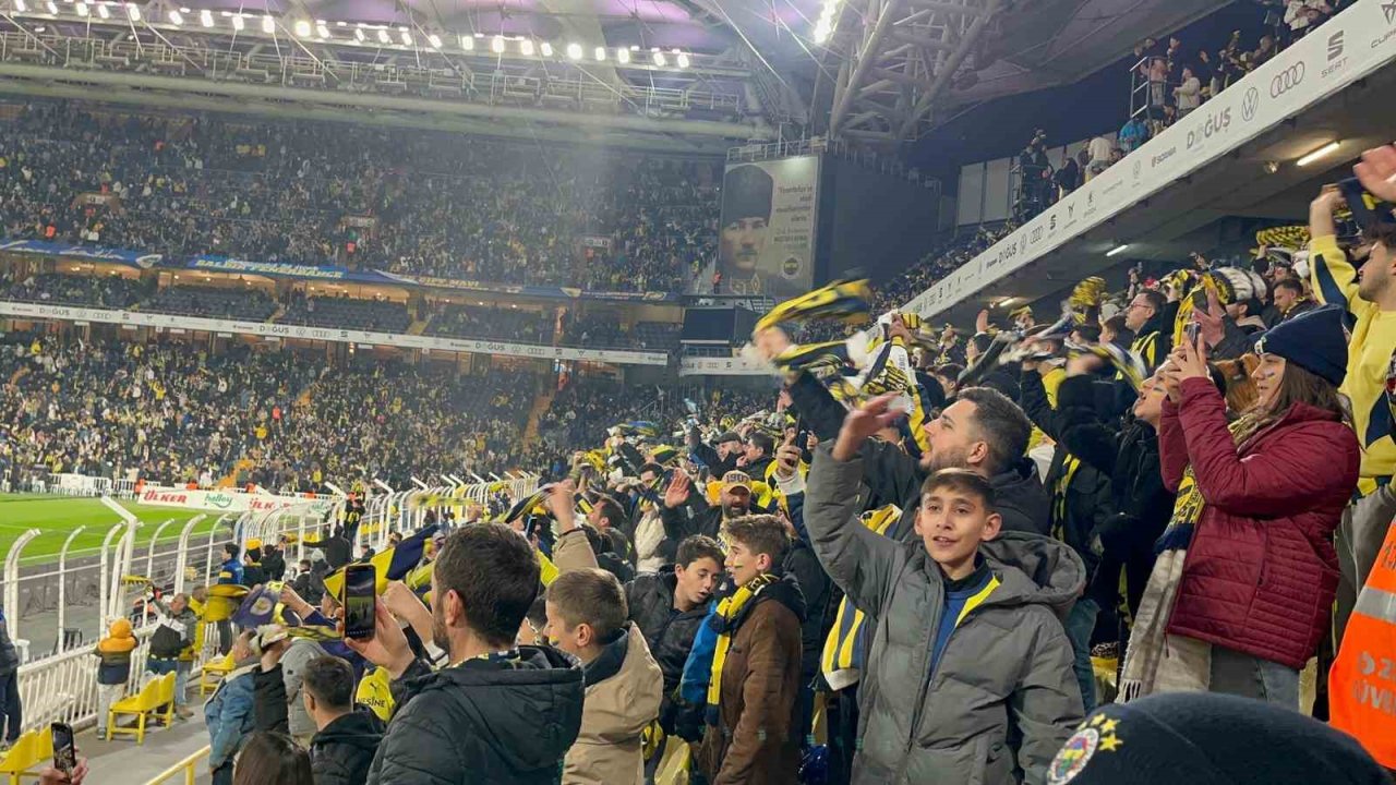 Depremzede gençler süper lig maçlarında moral buldu