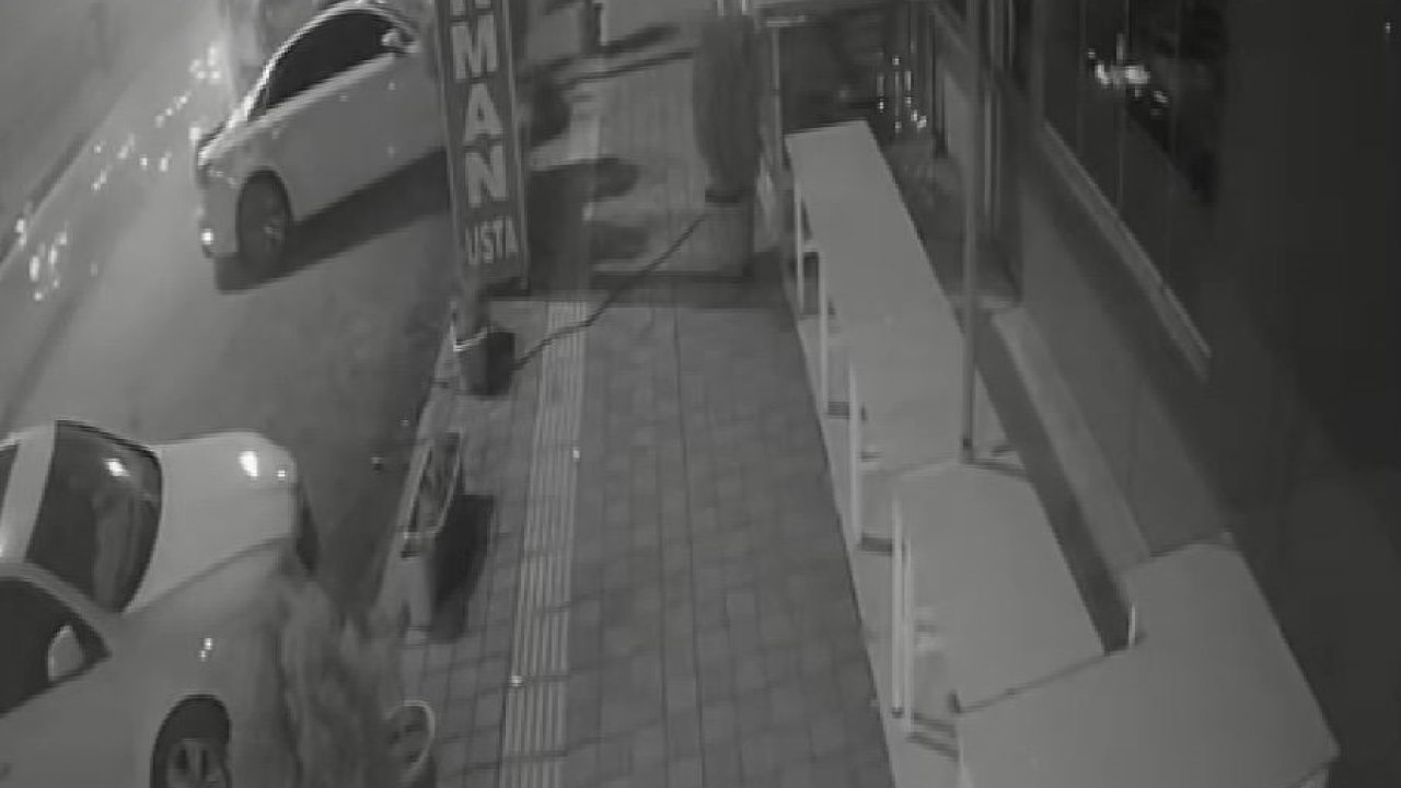 Diyarbakır’da devrilen tırın 7 araca çarpma anı kameraya yansıdı