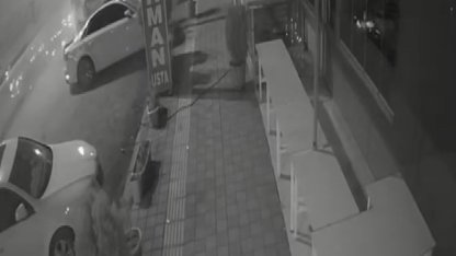 Diyarbakır’da devrilen tırın 7 araca çarpma anı kameraya yansıdı