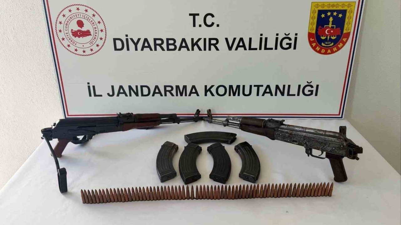 Diyarbakır’da jandarma operasyonları: Silah ve aparatları ele geçirildi