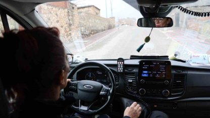 Diyarbakır’ın tek kadın ambulans şoförü 5 yıldır hayat kurtarmak için zamanla yarışıyor