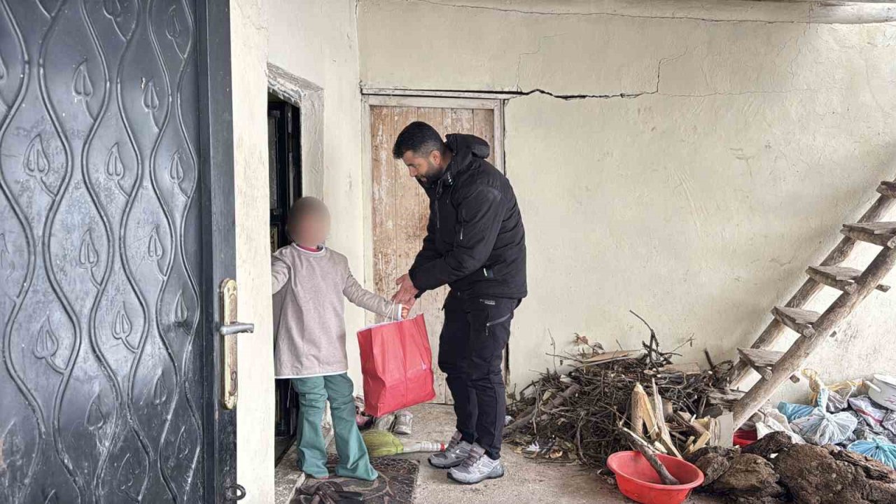 Duyarlı vatandaştan bayram öncesi ihtiyaç sahibi ailelere yardım paketi
