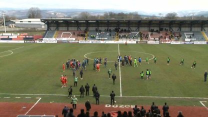 Düzcespor - Sebat Gençlikspor maçı sonrası saha karıştı