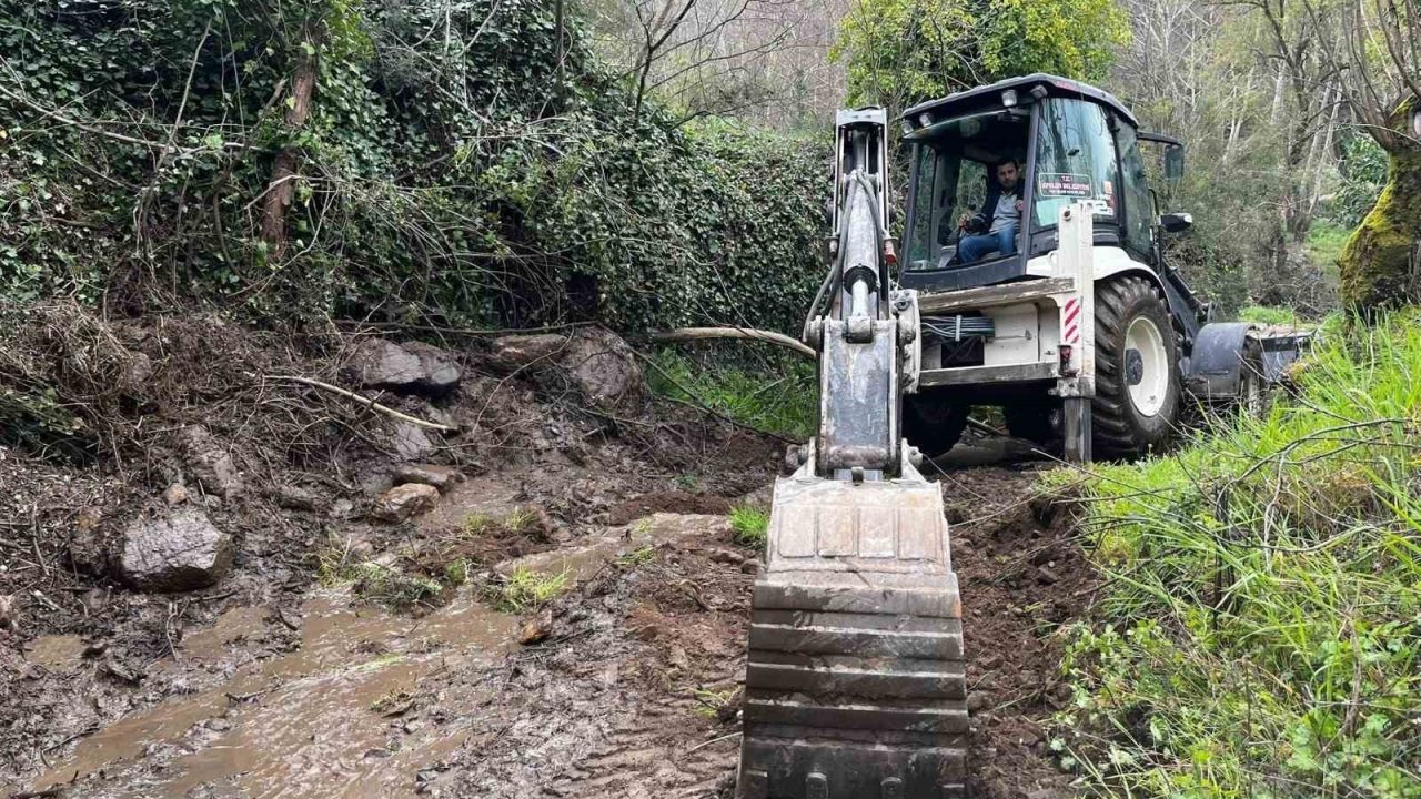 Efeler Belediyesi yol çalışmalarını sürdürüyor