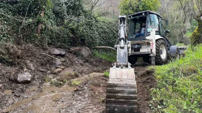 Efeler Belediyesi yol çalışmalarını sürdürüyor