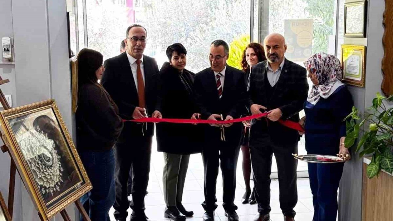 Efeler’de Kutlu Doğum Haftası sergisi açıldı