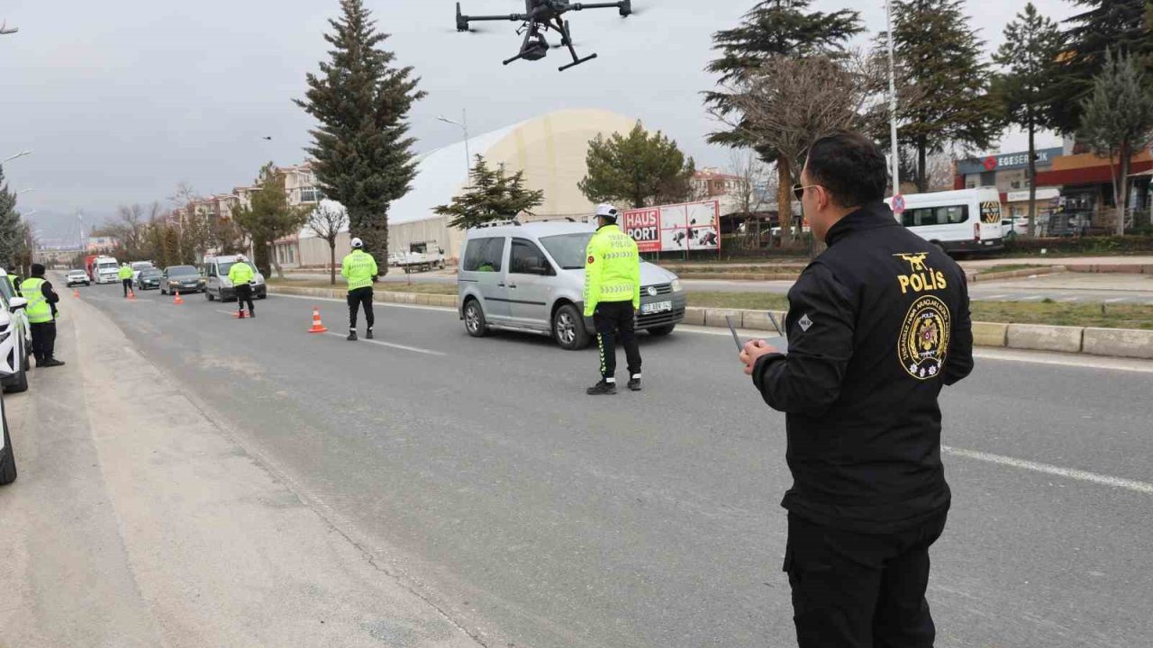 Elazığ’da dron destekli trafik uygulaması