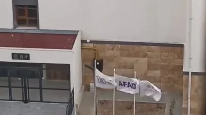 Elazığ’da iki küçük kalpten Türk bayrağına büyük vefa