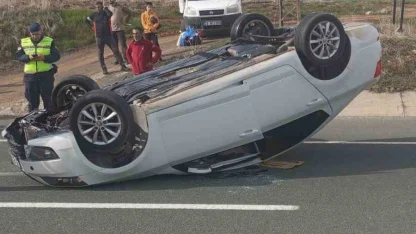 Elazığ’da otomobil ters döndü: 2 yaralı