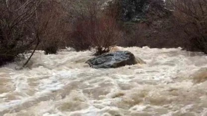 Elazığ’da yağış sonrası dereler coştu