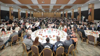 Esenyurt Belediye Başkan Vekili Can Aksoy, belediye personeli ile iftar programında bir araya geldi