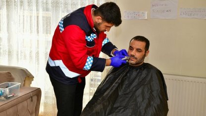Esenyurt Belediyesi’nden bayram öncesi evde kişisel bakım hizmeti