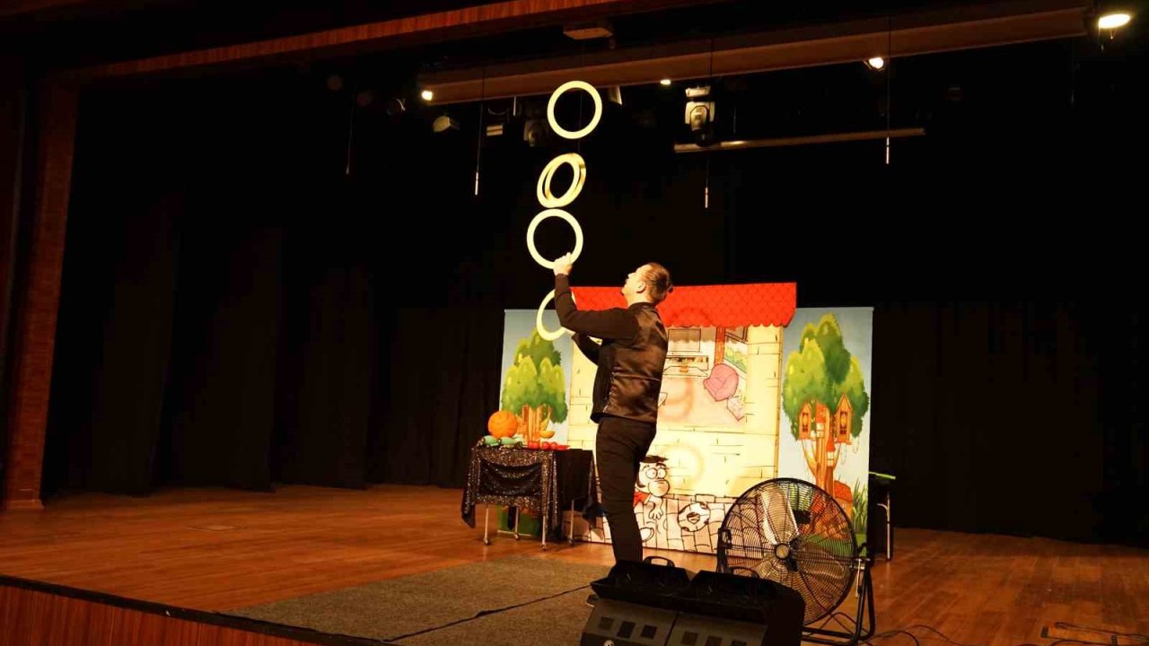 Esenyurt’ta ara tatil şenliği coşkusu: Çocuklar doyasıya eğlendi