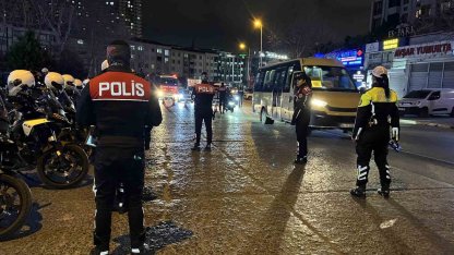 Esenyurt’ta polis ekiplerinden trafik denetimi
