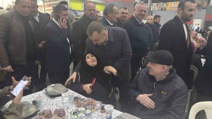 Ezine’de 10 bin kişi iftar sofrasında buluştu