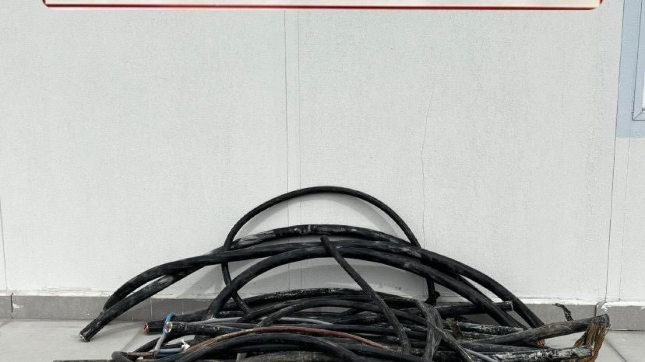 Fabrikadan bakır kablo çaldılar, yakalandılar