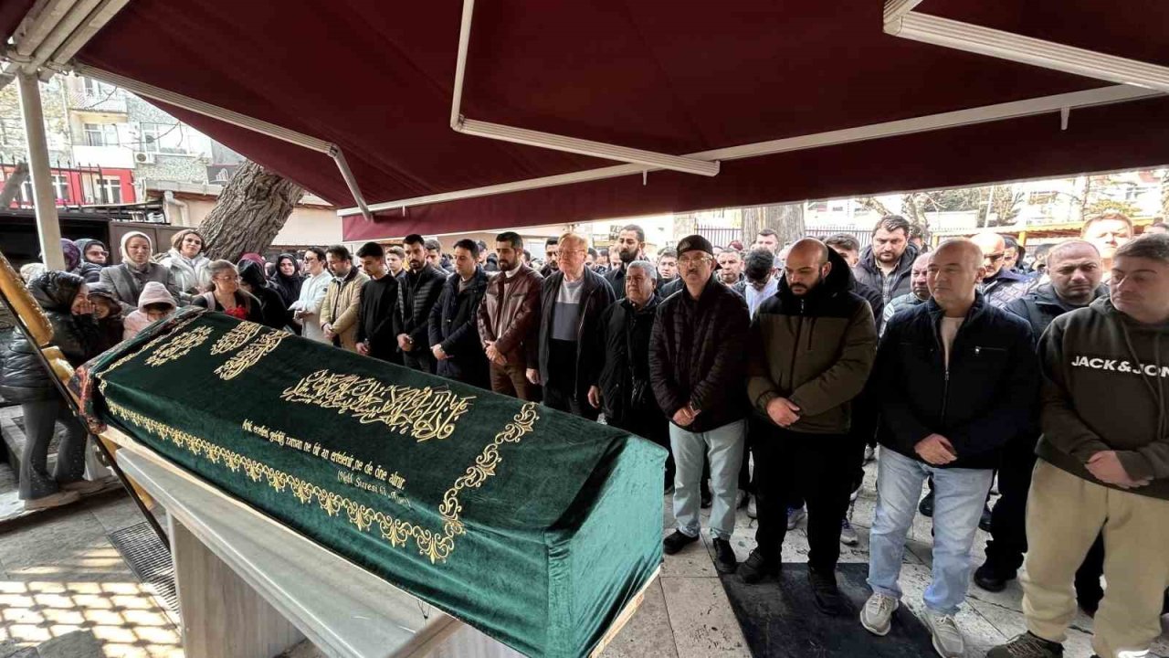 Fatih’te kocası tarafından öldürülen Semiha Deniz son yolculuğuna uğurlandı