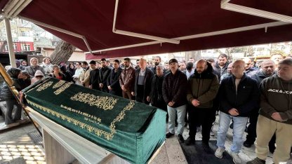 Fatih’te kocası tarafından öldürülen Semiha Deniz son yolculuğuna uğurlandı