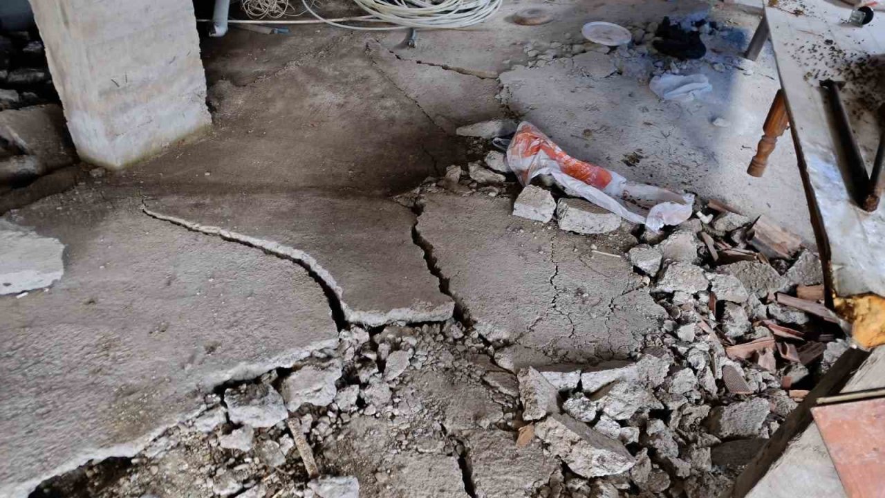 Fatsa’da heyelan: 2 ev kullanılamaz hale geldi