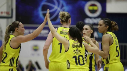 Fenerbahçe, Kadınlar Basketbol Süper Ligi yarı final serisinde 1-0 öne geçti