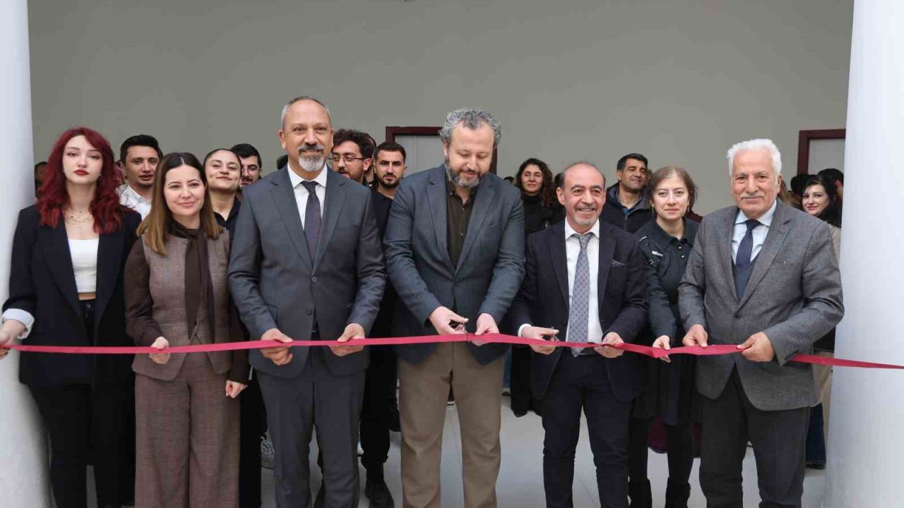 Fırat Üniversitesi’nde 6 Şubat depremi, sergi ve konferansla ele alındı