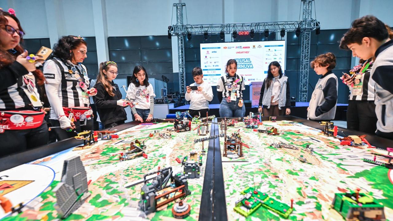 FIRST LEGO League Ulusal Turnuvası Fuar İzmir’de başladı