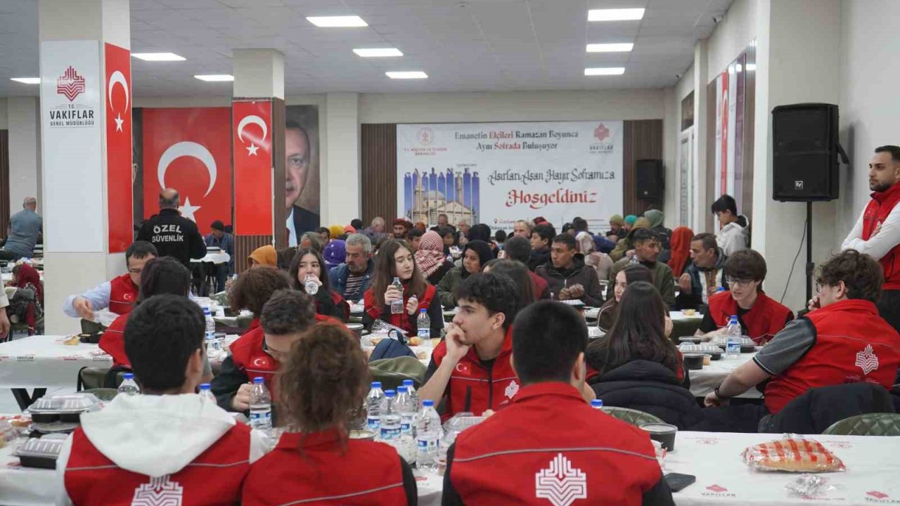 Gaziantep Kolej Vakfı öğrencileri, gönül sofrasında buluştu