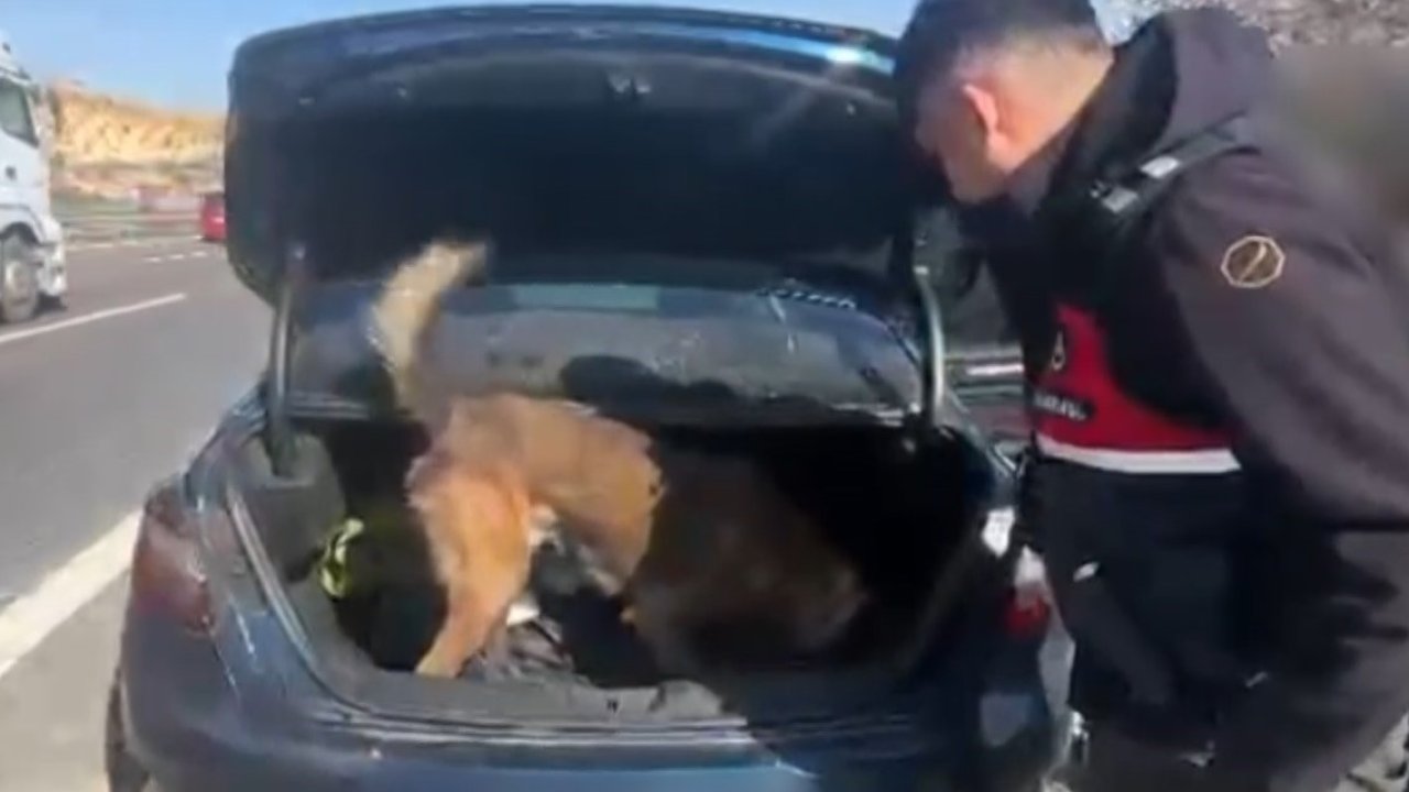 Gaziantep’te şüpheli araçta uyuşturucu ele geçirildi: 3 gözaltı