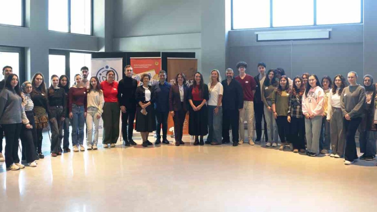 Gençler Nilüfer’de "İfade özgürlüğü" konuşuldu