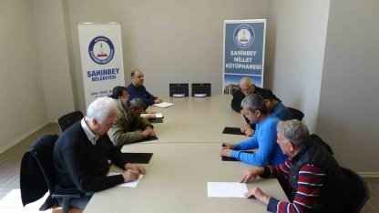 Görme engeliler Braille alfabesi öğreniyor