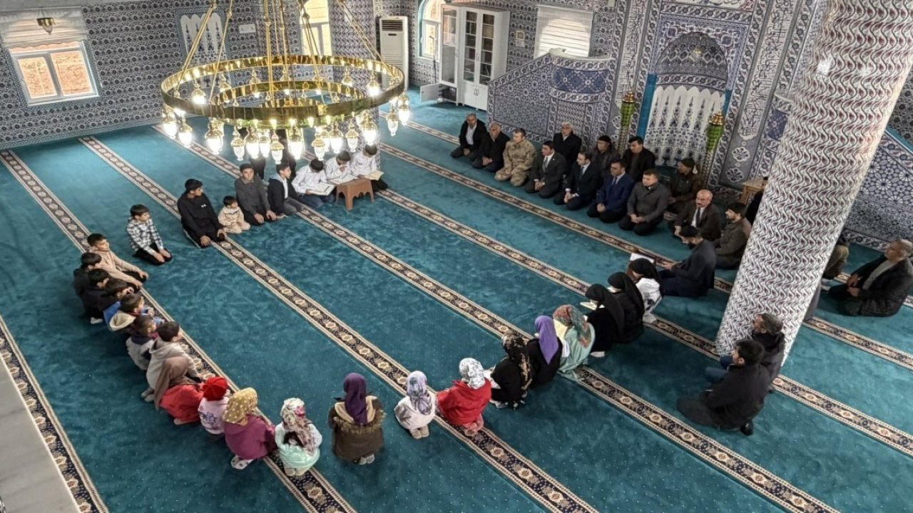 Güçlükonak Kaymakamı Memiş, miniklerin Kur’an sevincine ortak oldu