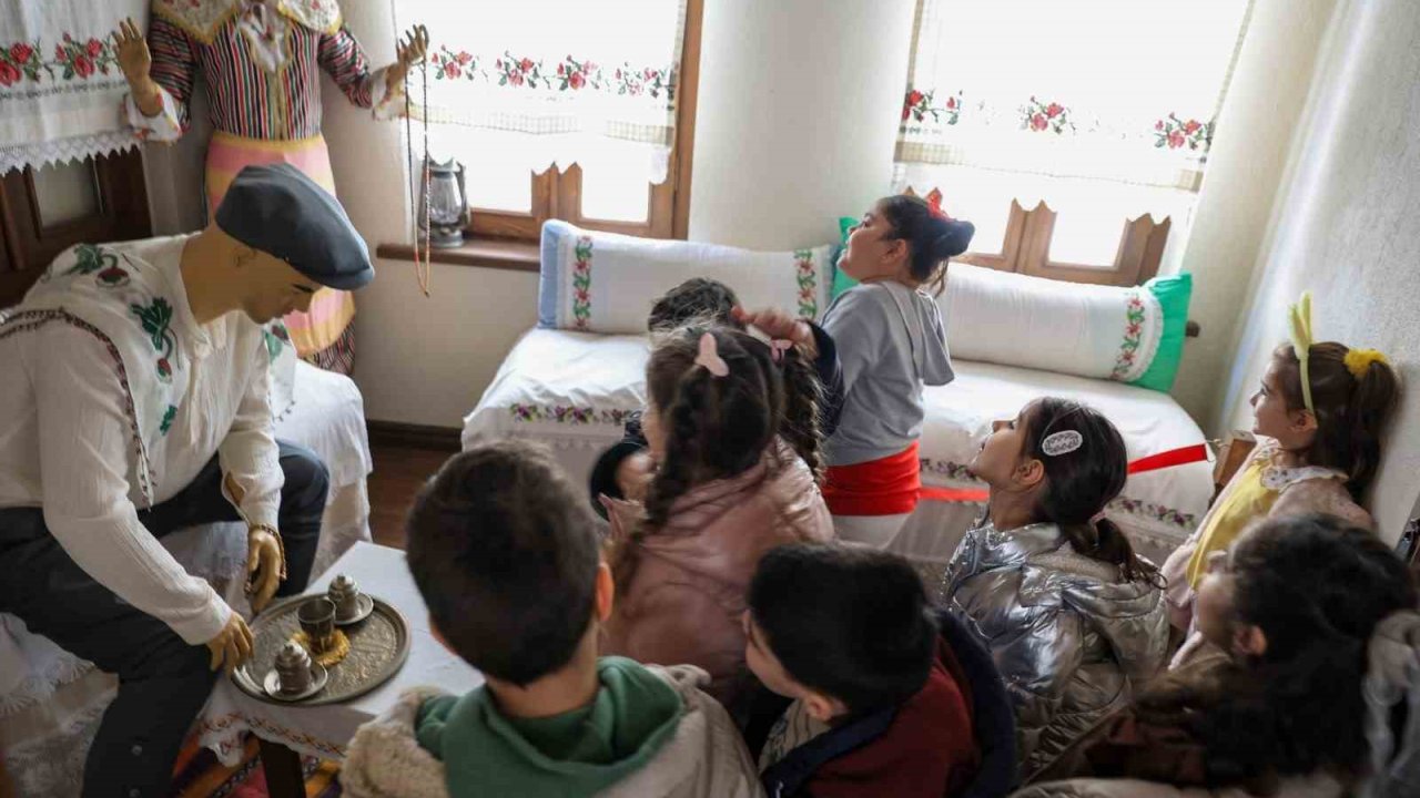 Gündüz Bakımevi öğrencileri Aydın’ın tarih yolculuğuna çıktı