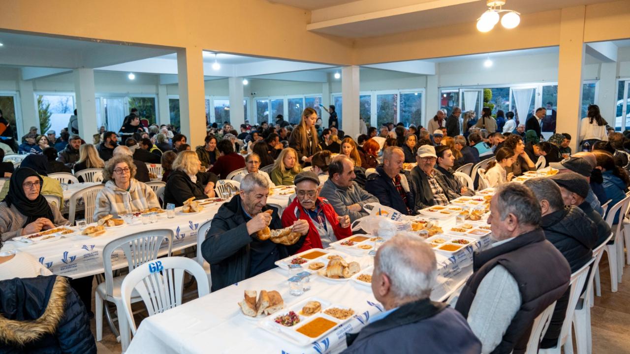 Güzelbahçe Belediyesi Şehit ve gazi aileleri için iftar verdi