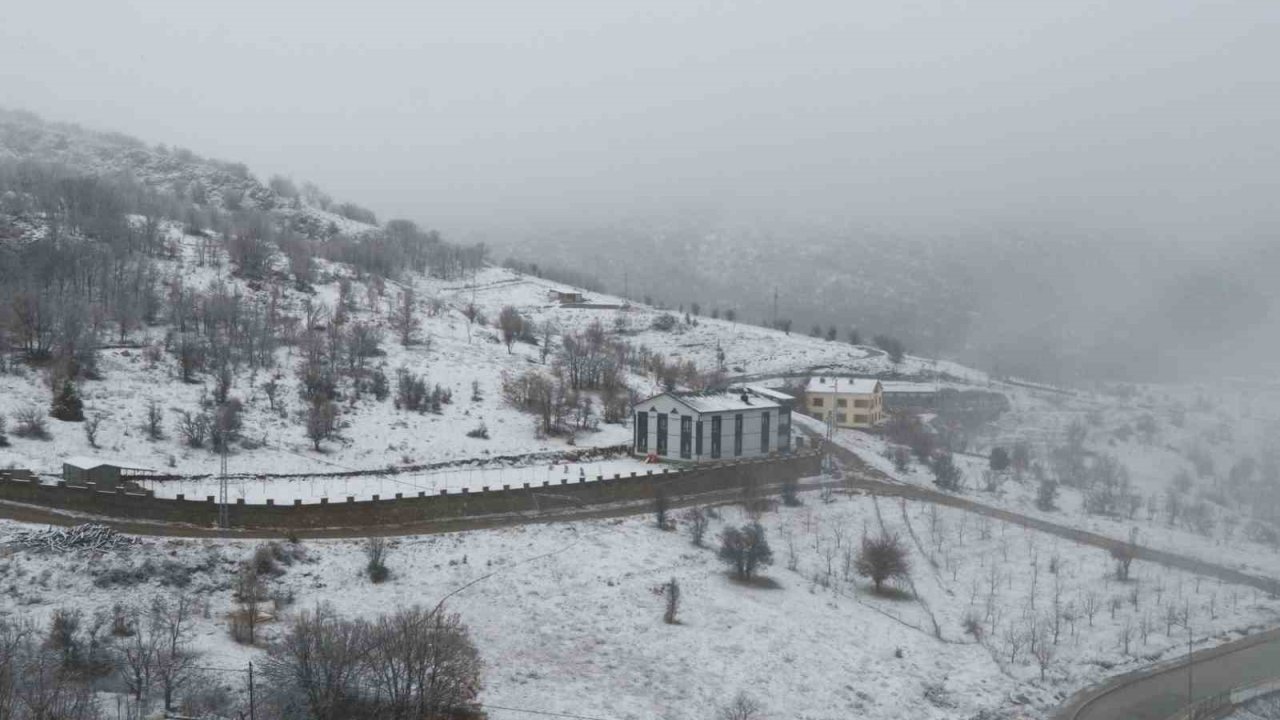 Hadim’de kar yağışı başladı