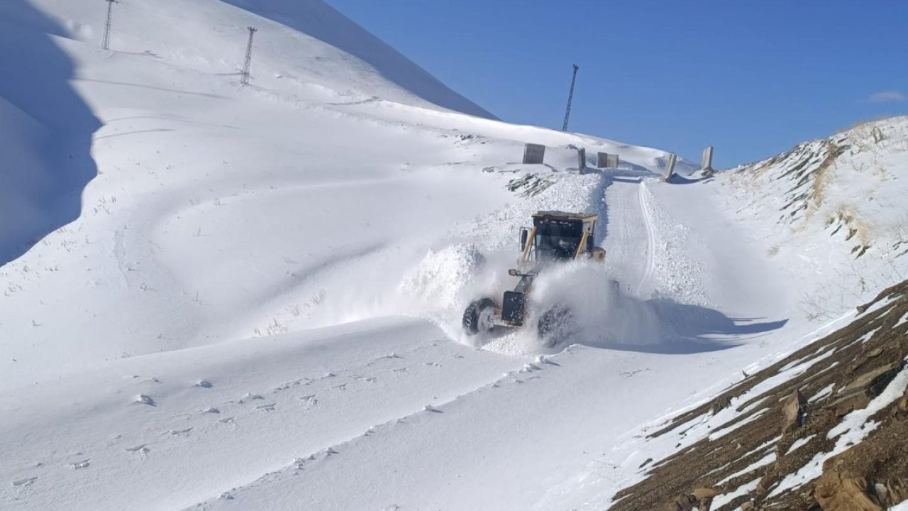 Hakkari’de 97 yerleşim yerinin yolu ulaşıma kapandı