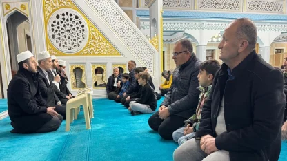 Hakkari’de Kadir Gecesi dualarla idrak edildi