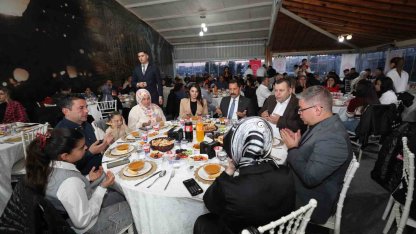 Hatay’da koruyucu aileler iftar sofrasında bir araya geldi