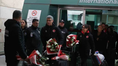 Havalı Silahlar Avrupa Şampiyonası’nı 7 madalyayla tamamlayan milli sporcular yurda döndü