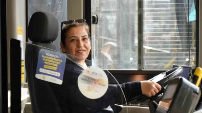 Hayaliydi, başardı: Şehrin ilk kadın otobüs şoförü oldu