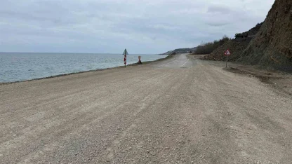 Heyelan sonrası kapanan yol yeniden ulaşıma açıldı