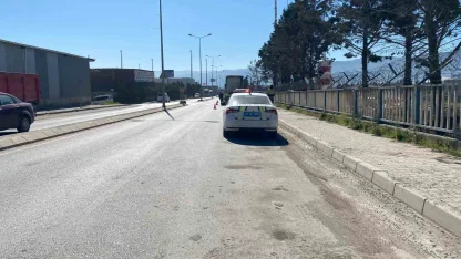 İki tırın arasında feci ölüm