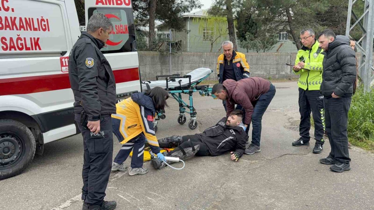 İlaç firmasının motosikleti doktorun aracına çarptı: 1 yaralı