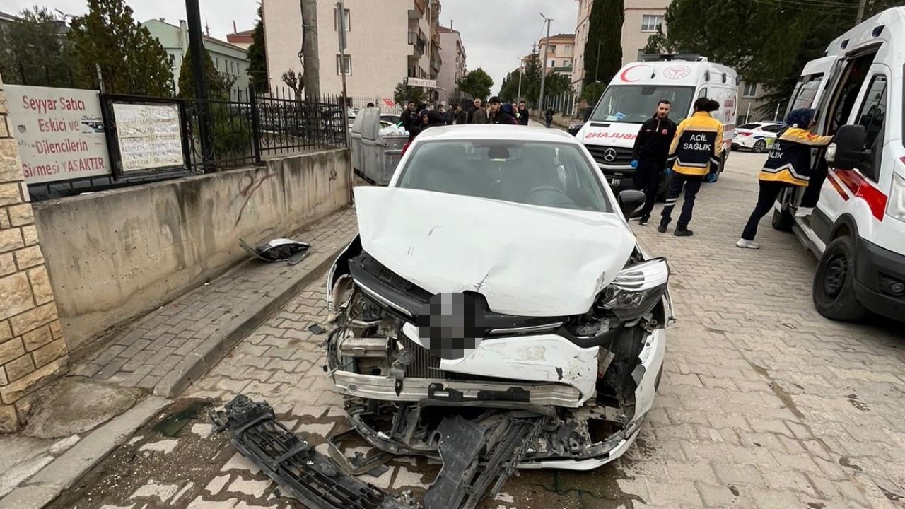 İnegöl’de otomobiller çarpıştı: 5 yaralı
