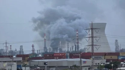 İran, İsrail’deki Hayfa Petrol Rafinerisi’ni hedef aldı