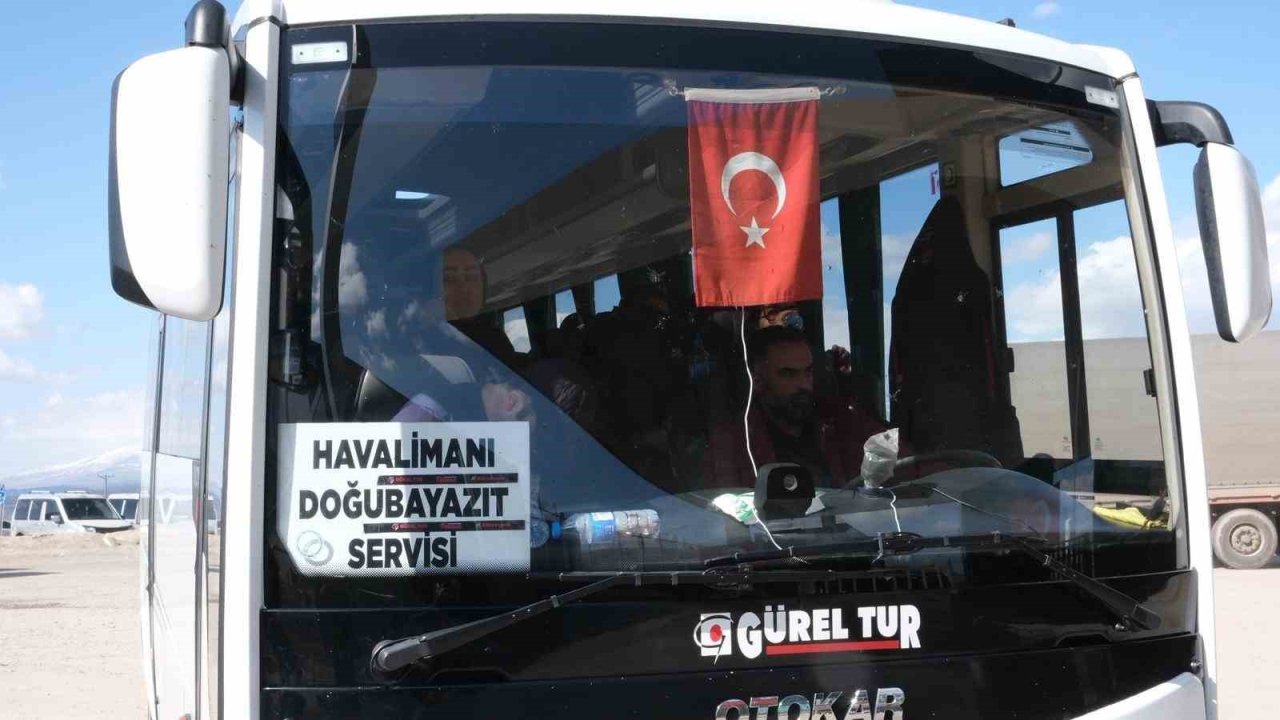 İran Kadın Milli Takımı Gürbulak Sınır Kapısı’ndan ülkelerine geçti