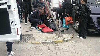 Isparta’da kontrolden çıkan otomobil yayaya çarptı: 1 yaralı