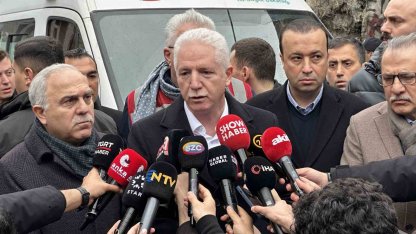 İstanbul Valisi Gül: "9 kişi göçük altında kaldı, 7 kişi hastaneye sevk edildi"