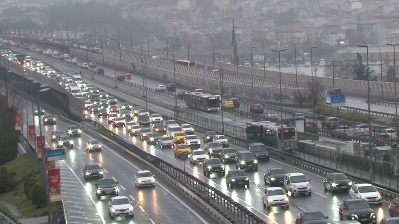 İstanbul’da trafik yoğunluğu yüzde 60’a ulaştı