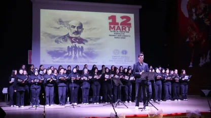 İstiklal Marşı’nın Kabulü ve Mehmet Akif Ersoy’u Anma Programı Edremit’te gerçekleştirildi